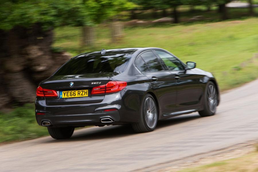  BMW 520d Sedan M Sport 2017 года  (UK) (фото 33 из 40)